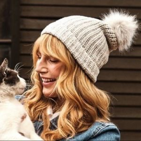 NWT ECO Jules Kae Pom Pom beanie - recycled fabric - Picture 2 of 3